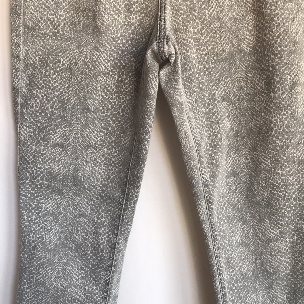 Universal Thread Gray Snakeskin Print Skinny Jeans - image 3